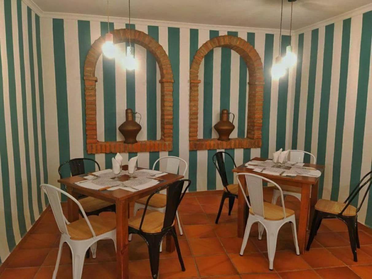 Hostal Altamira Guadalupe Гвадалупе Экстерьер фото